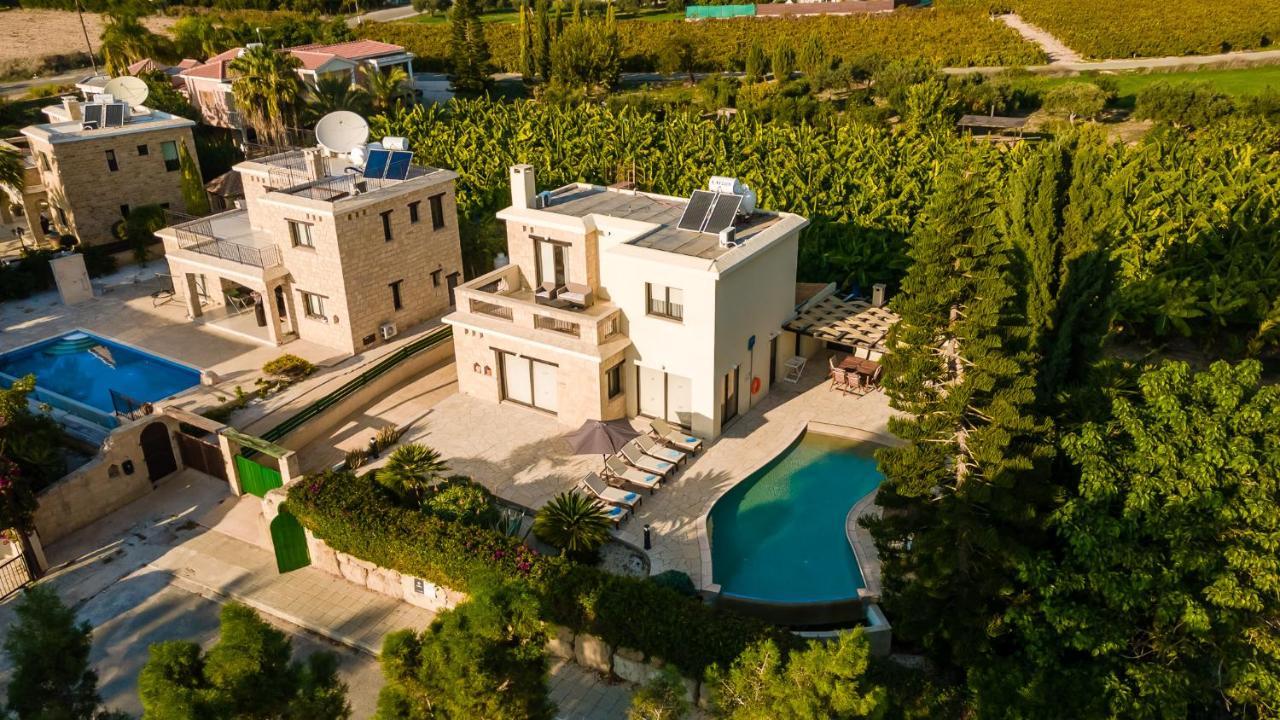 Villa Camelot By Ezoria Villas コーラル・ベイ エクステリア 写真